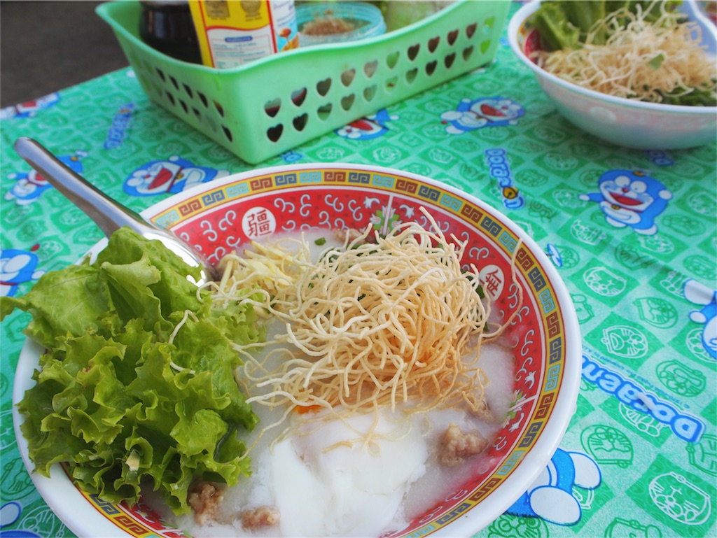 とろりとした温泉卵を混ぜて いただきます♡