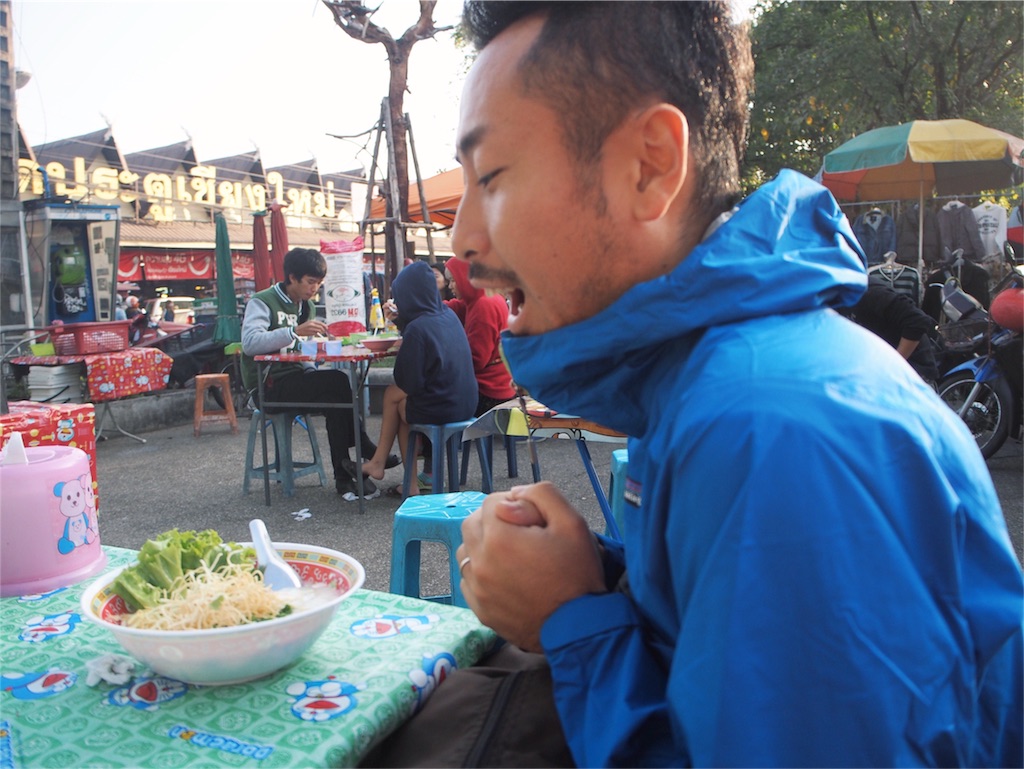 おいしそうなお粥の登場に わくわくの旦那さん