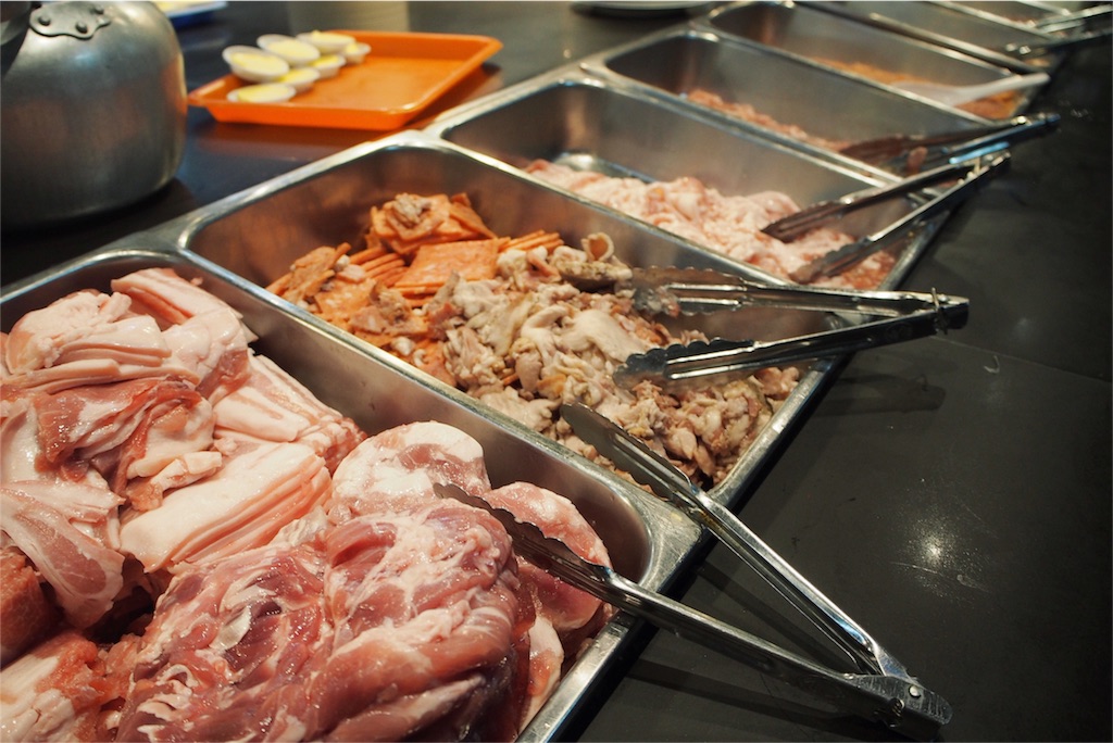 お肉コーナーにはお肉がたっぷり