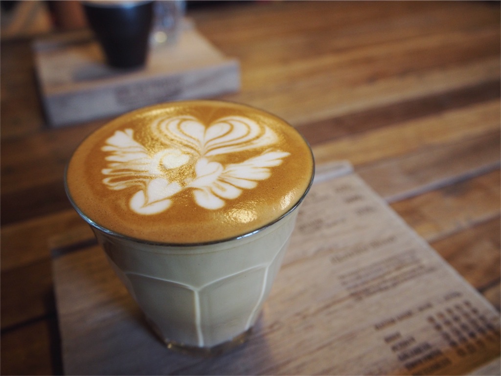 フワフワミルクのラテアートが素敵なカフェラテ
