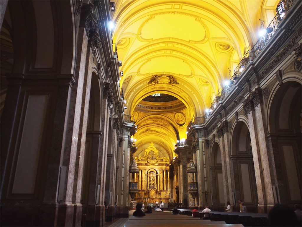 神聖な雰囲気のカテドラル