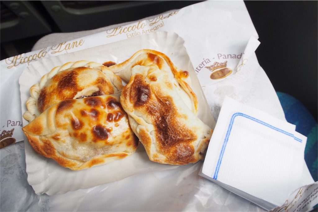 朝ごはんにエンパナーダをテイクアウト