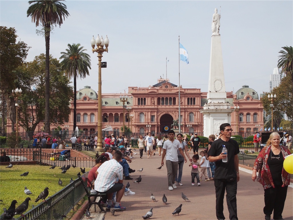 この日は何かのイベントなのか人がたくさんでした