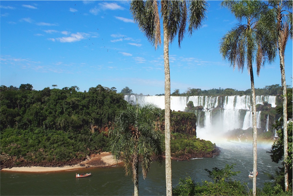 いよいよ滝が見えてきました