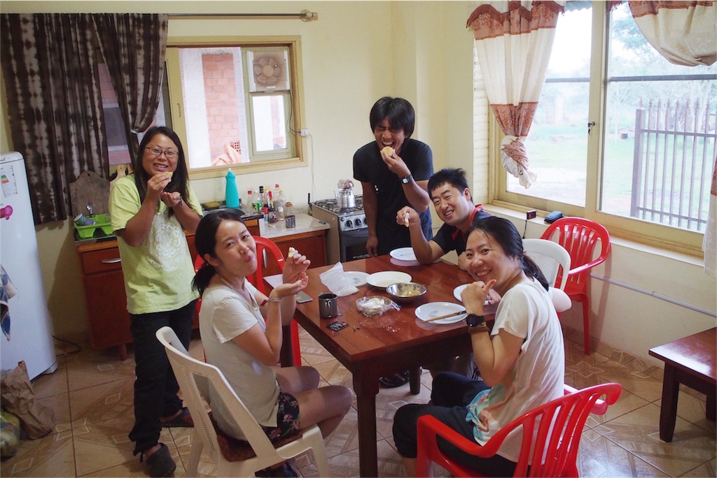 つきたてのお餅をおすそ分けしてもらって みんなでパクリ♡