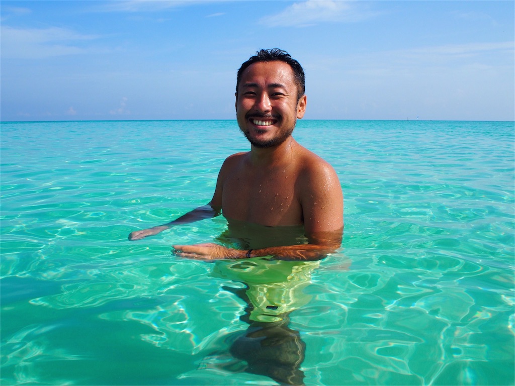 こんな海の色見たことない!!