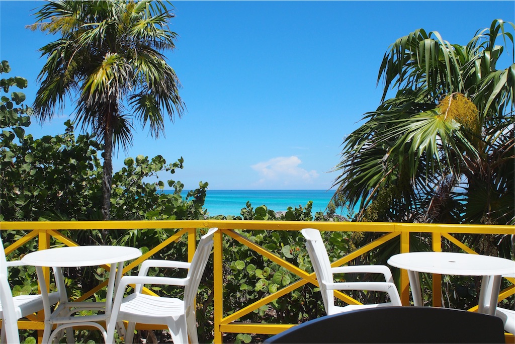 ウッドデッキの目の前にはカリビアンブルー!!