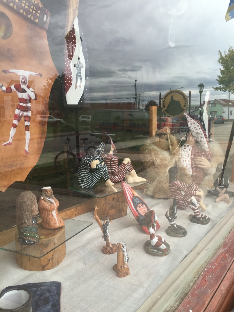 ヤマナ族お土産ショップ