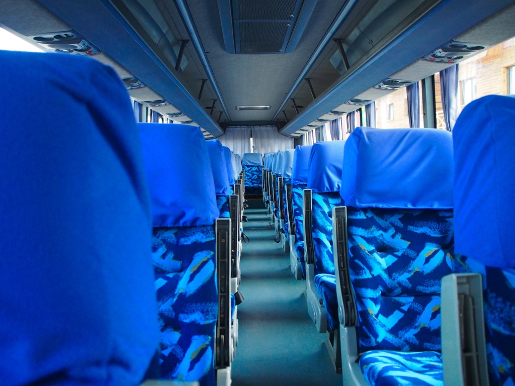 ミニバスから大型バスへ乗り換え