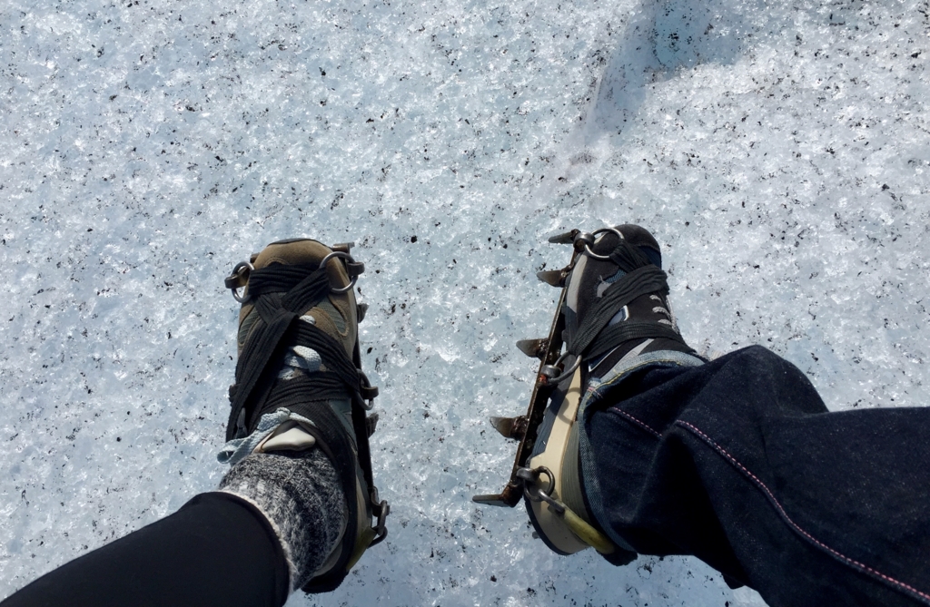 ニューバランスにアイゼン付けてみました