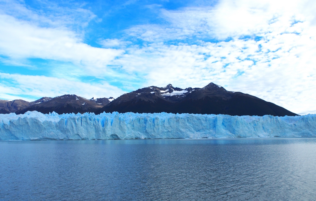 ロスグラシアレス国立公園　世界三位の氷河