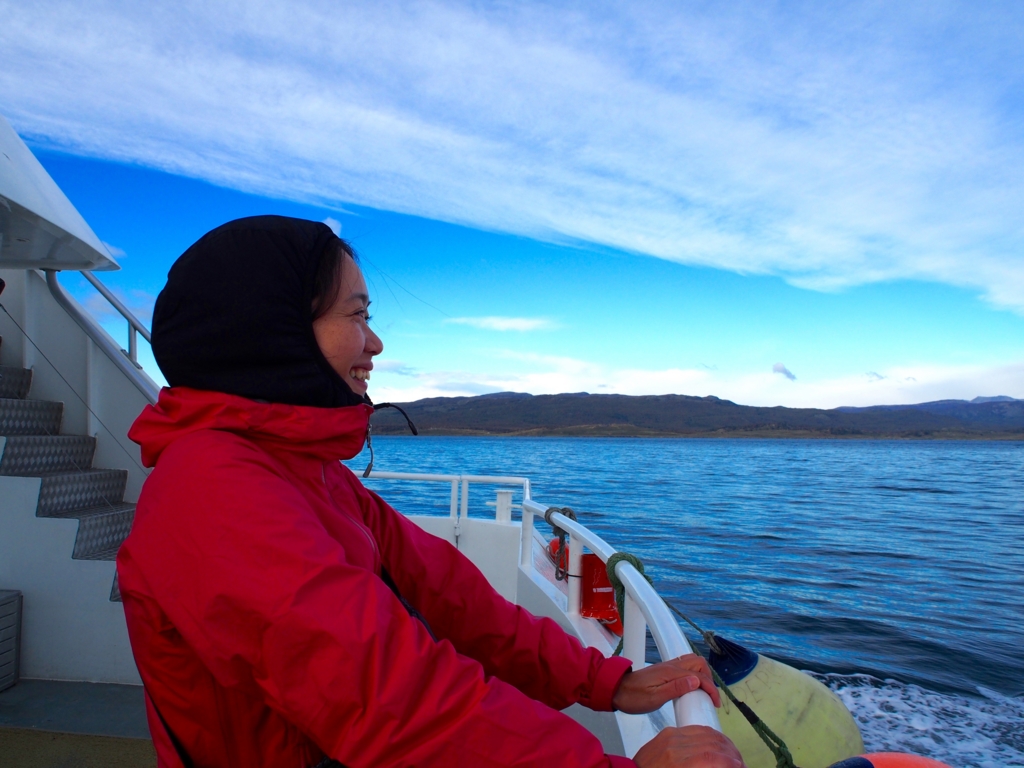 水の上では風も冷たい...