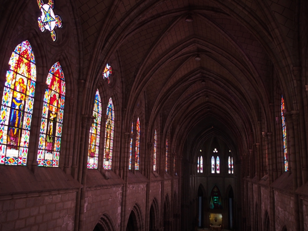バシリカ教会のステンドステンドグラス その①