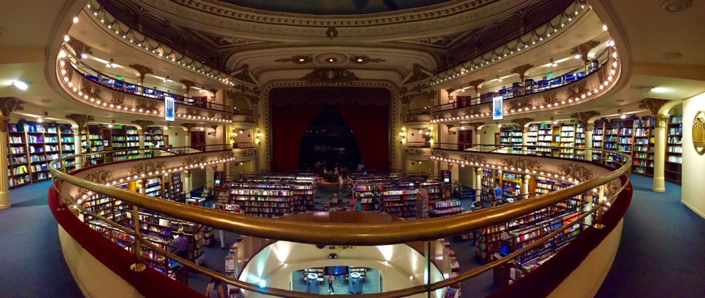 劇場が本屋さん本屋さんになった