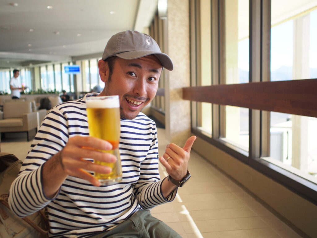 ホノルル 国際空港 ANAラウンジで乾杯