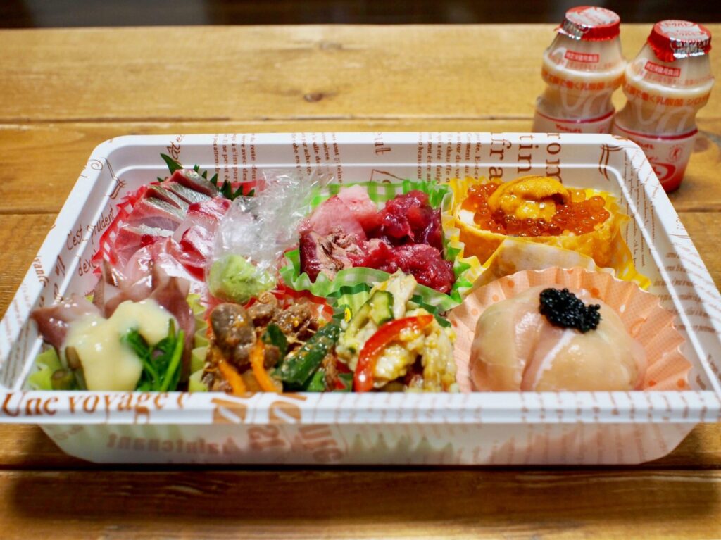 つねまつ久蔵商店 テイクアウトの盛り合わせ