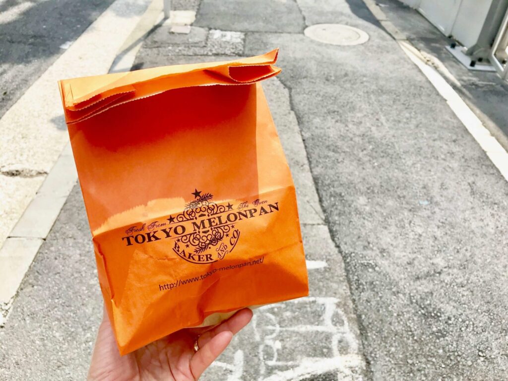 さっそくクロワッサンをテイクアウト