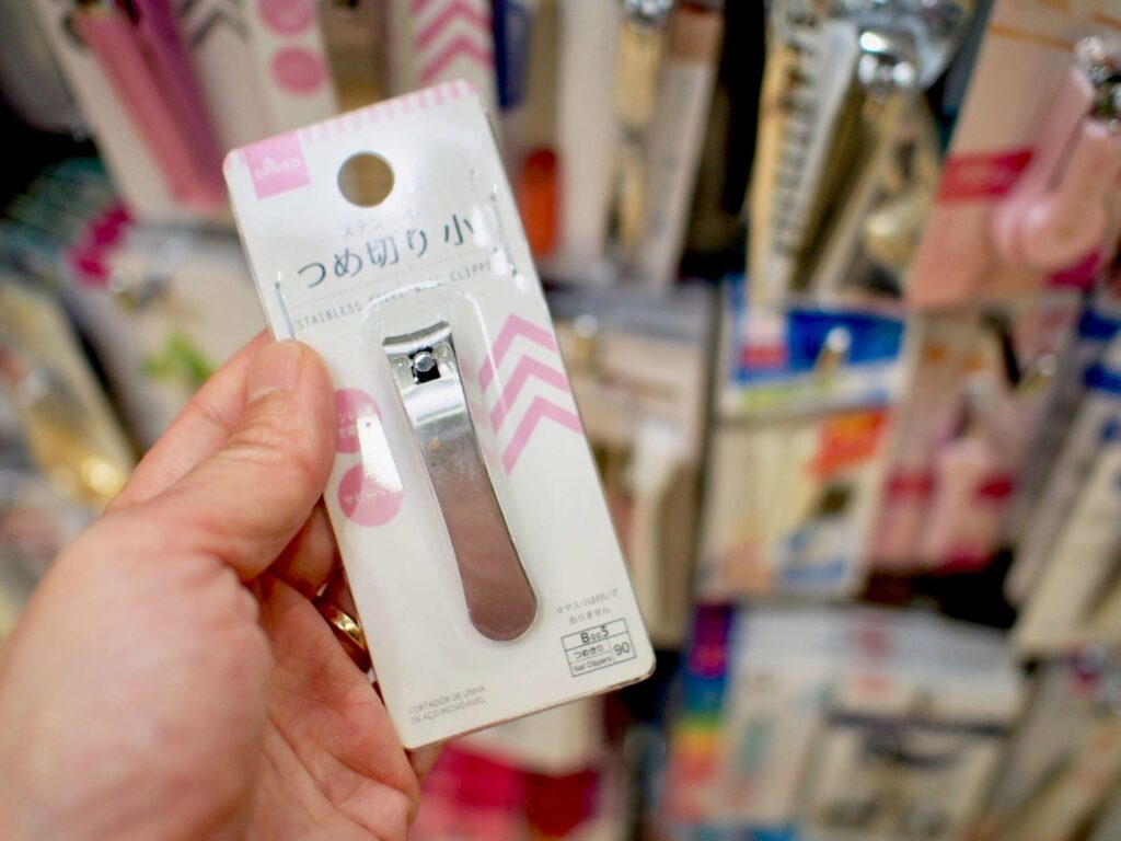 100円ショップの爪切り