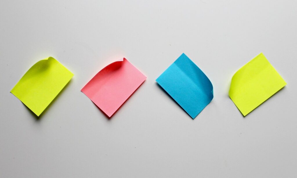 細かなことでも その都度連絡し 修正を依頼しよう