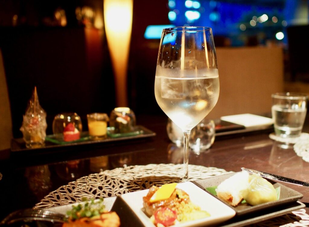 特にイブニングカクテルと朝食がおすすめ