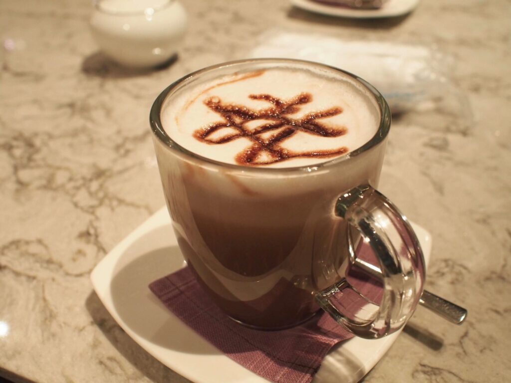 クラブラウンジのホットチョコレート