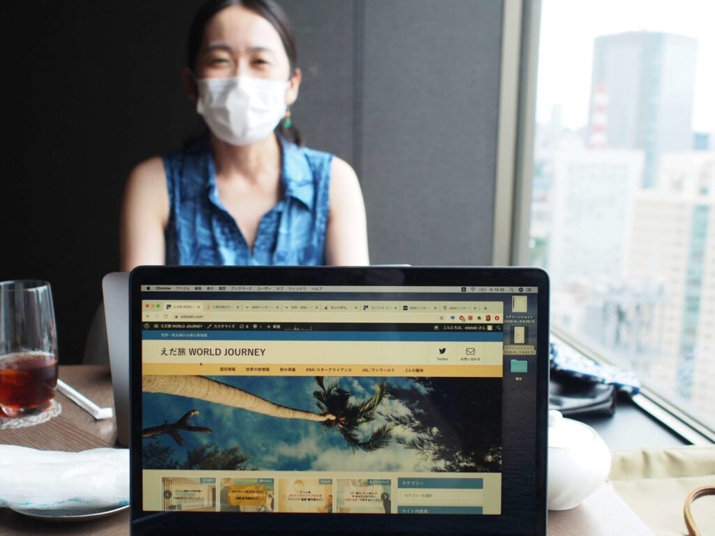 クラブインターコンチネンタルラウンジにてPC作業