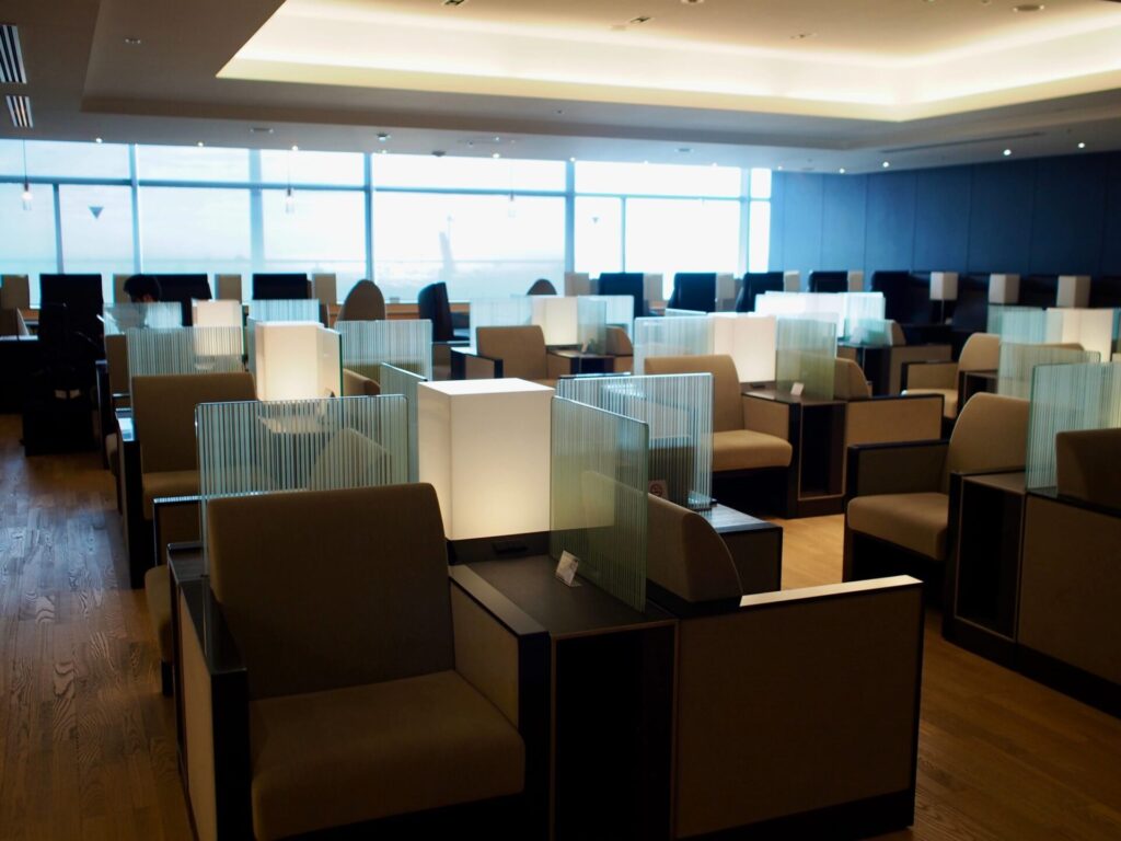 ANAラウンジの座席(個人ソファー席)