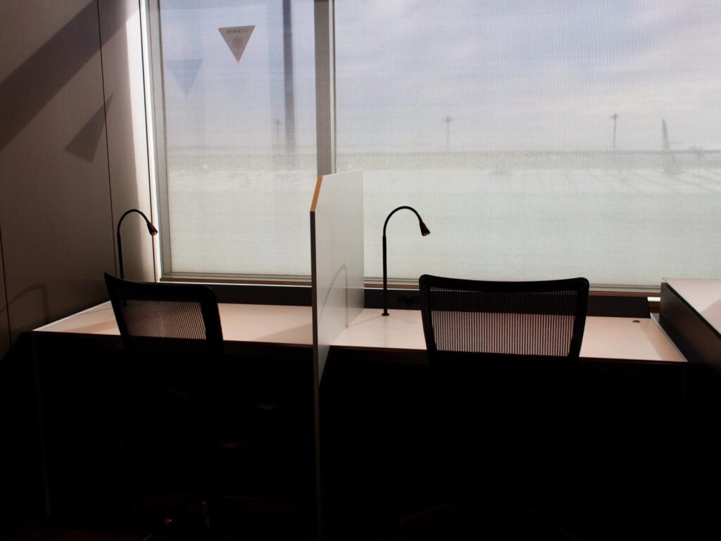 ANAラウンジの座席(ビジネス席)