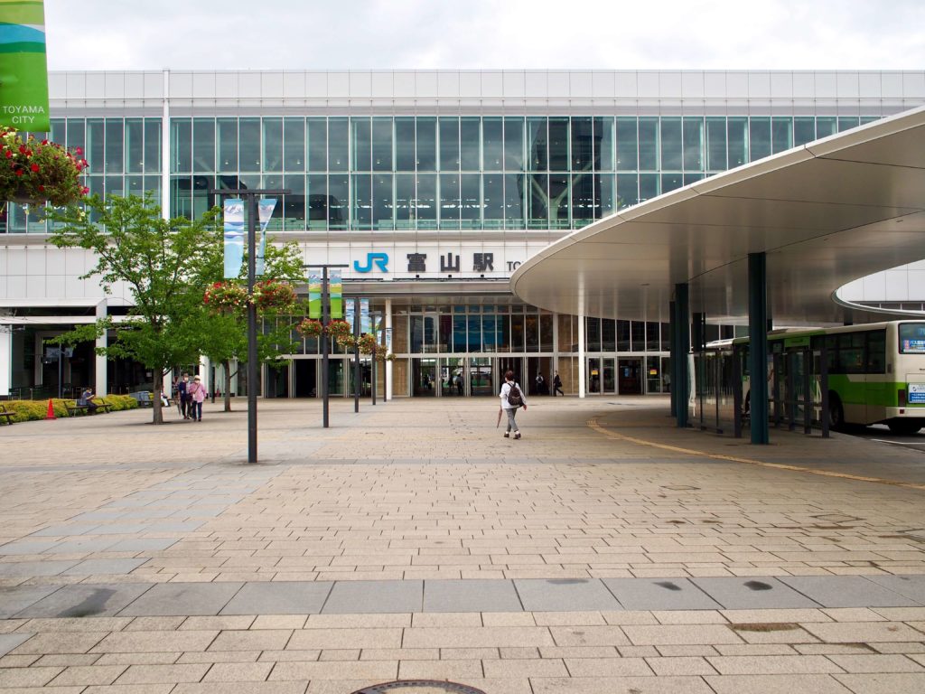 富山駅