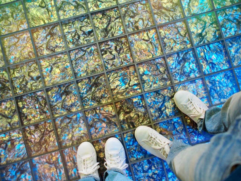 富山駅構内のガラス