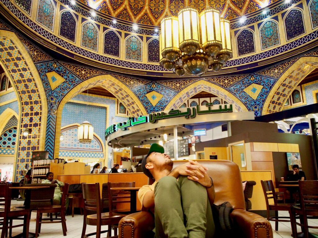 ドバイの世界一美しいスタバ