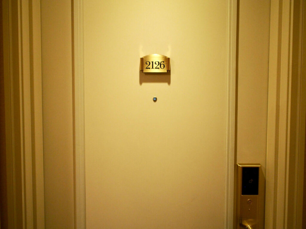 インターコンチネンタル東京ベイ クラブフロア客室扉