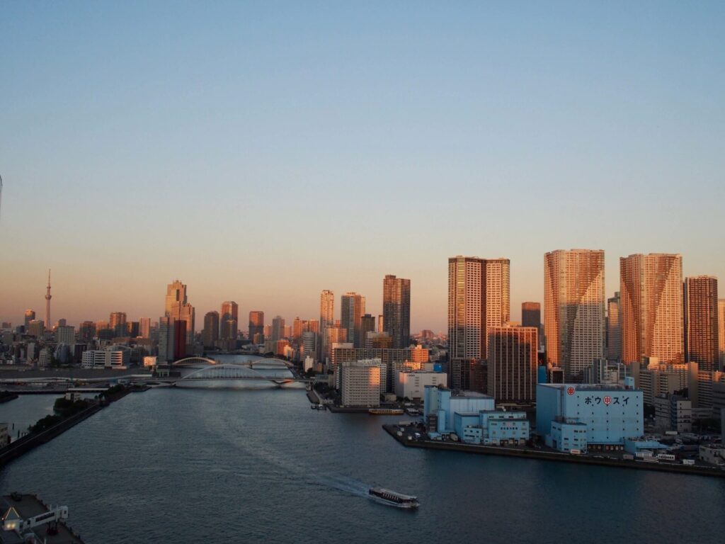 インターコンチネンタル東京ベイ クラブルーム リバービューの夕景