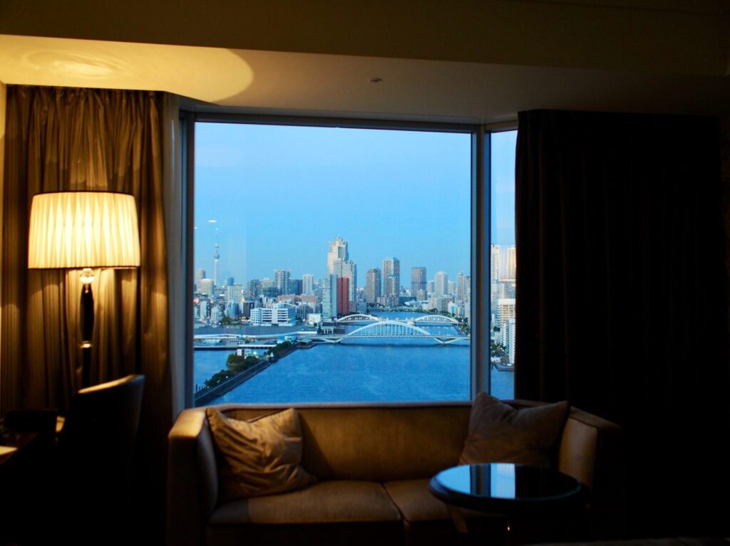 インターコンチネンタル東京ベイ クラブルーム リバービューの夕景