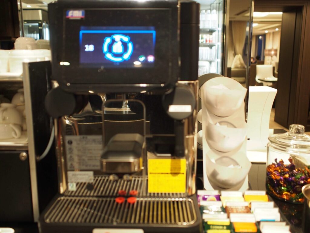 インターコンチネンタル東京ベイ クラブラウンジ カフェマシーン