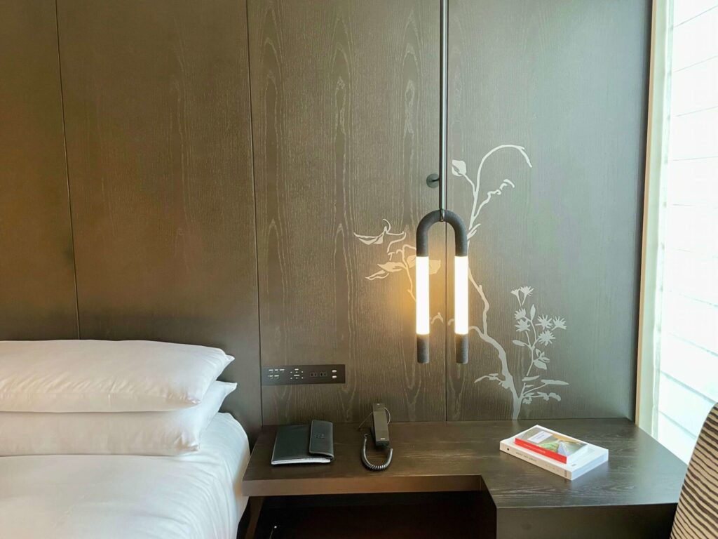 キンプトン新宿東京 間接照明