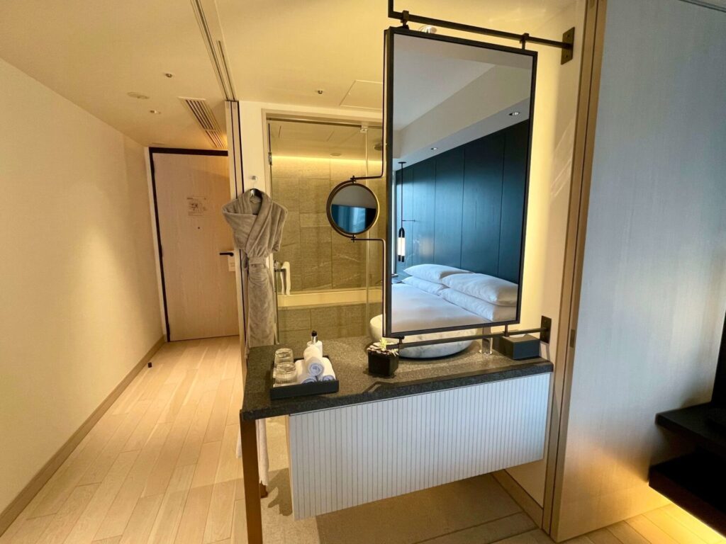 キンプトン新宿東京 大きな鏡