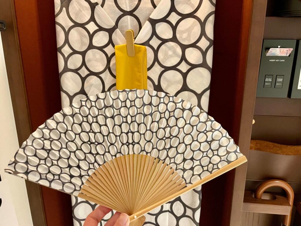 キンプトン新宿東京 浴衣と扇子