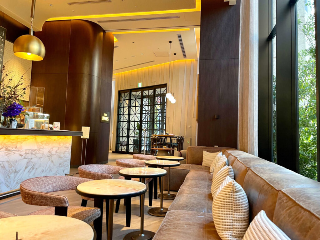 キンプトン新宿東京 The Jones 朝の風景