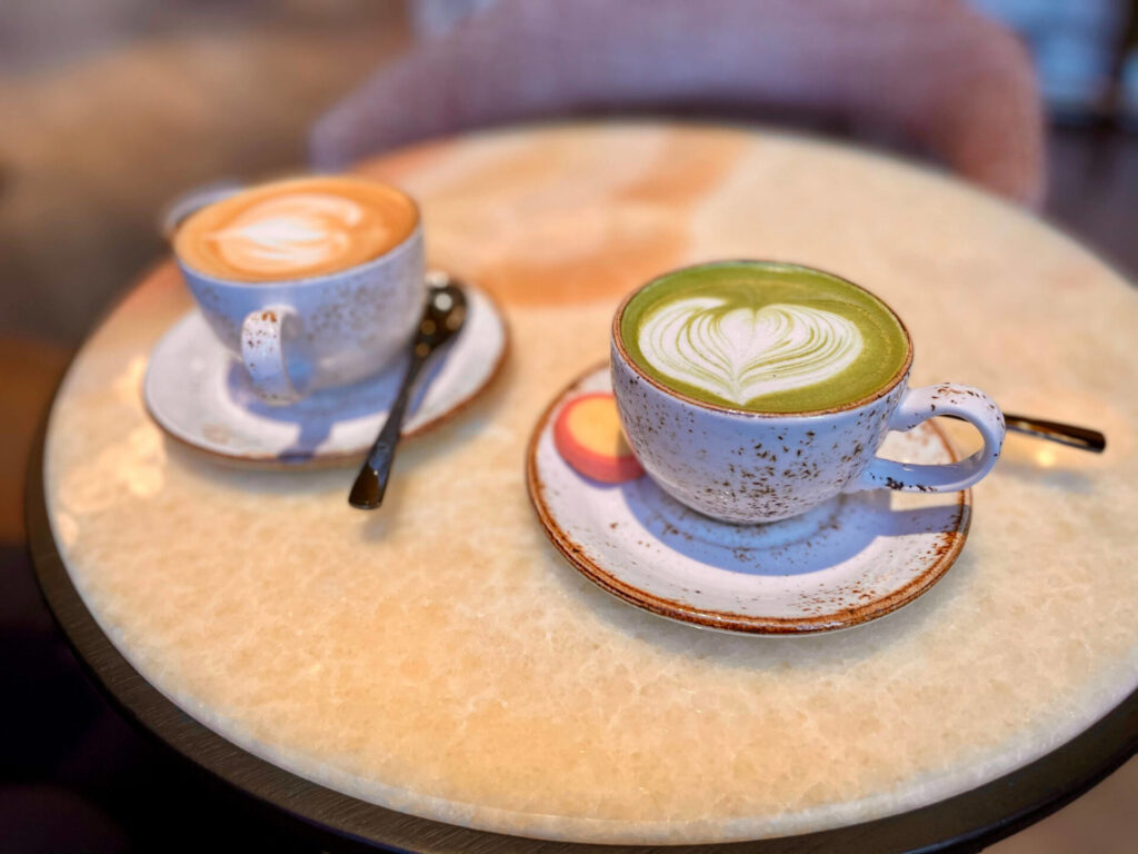 キンプトン新宿東京 The Jones 抹茶ラテ