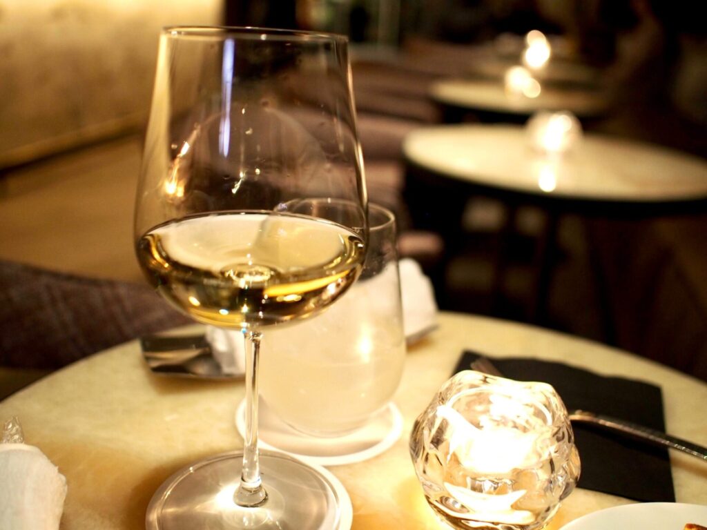 「キンプトン新宿東京」お得な無料特典その1 イブニングソーシャルアワー