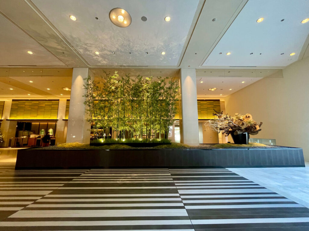 グランドプリンスホテル新高輪 ロビーのモニュメント