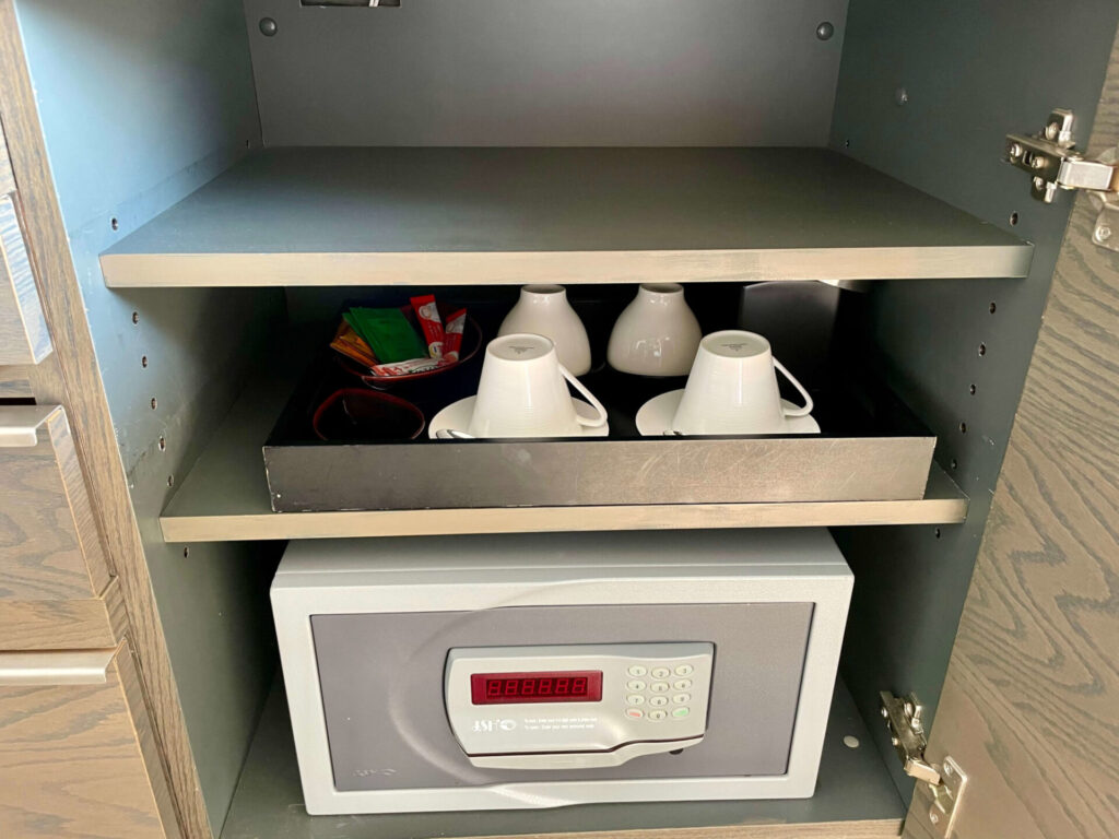 グランドプリンスホテル新高輪 クラブフロア客室のセキュリティーボックス