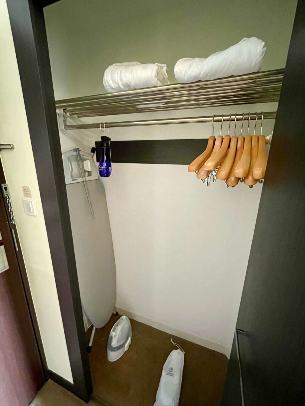 グランドプリンスホテル新高輪 クラブフロア客室のクローゼット