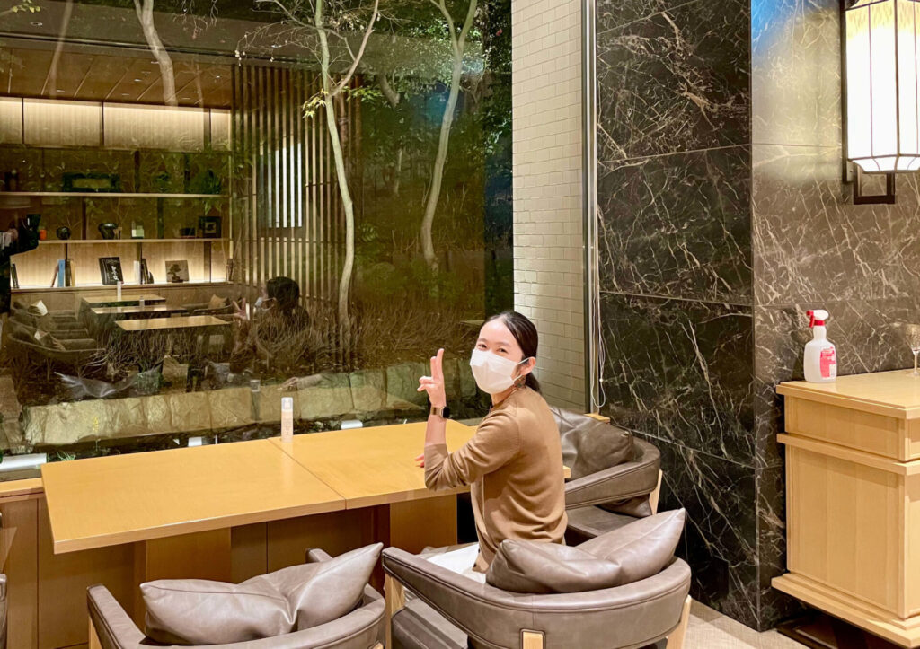 ザプリンスさくらタワー東京 エグゼクティブラウンジ カクテルタイムの様子