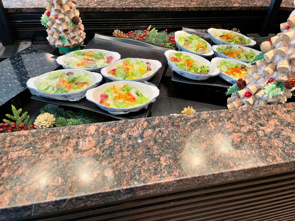 グランドプリンスホテル新高輪 ザクロの朝食ビュッフェ サラダ