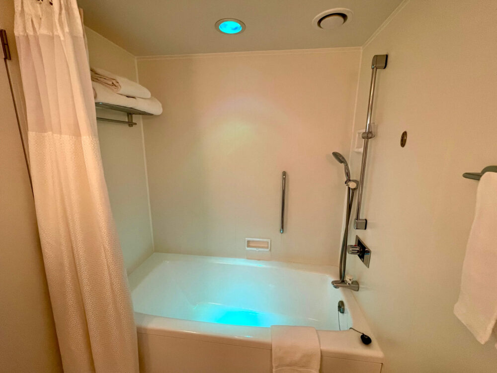 ヒルトン東京ベイ セレブリオ キングルーム 浴槽