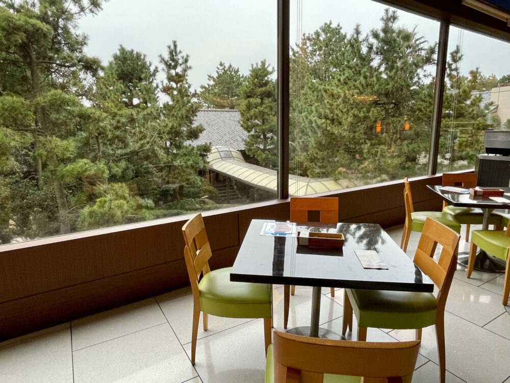 ヒルトン東京ベイ 朝食会場 フォレストガーデンから見える景色