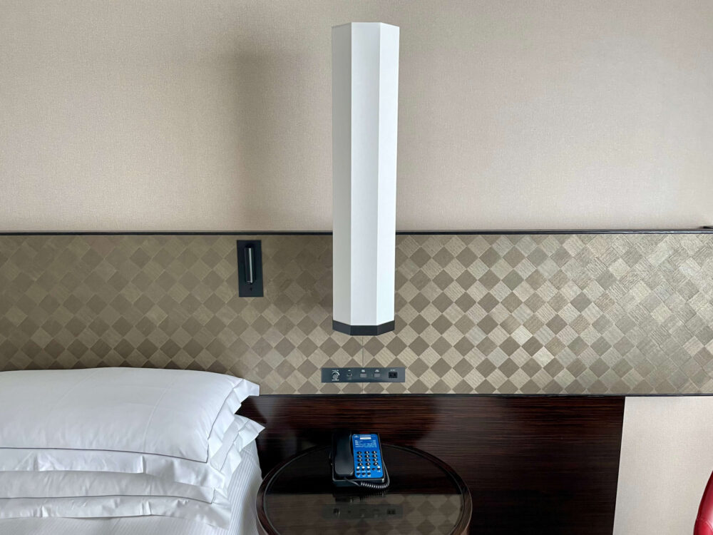 ヒルトン東京 ベッド横の照明