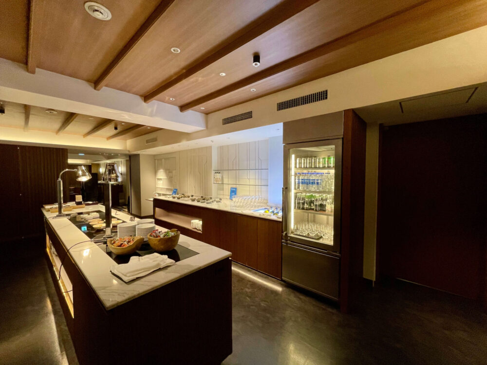 ヒルトン東京 エグゼクティブラウンジ ドリンクの冷蔵庫